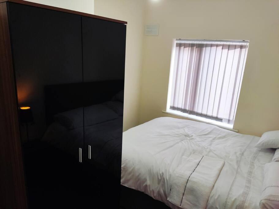 Cheerful 2-Bedroom Home With Off Street Parking بلاكبول المظهر الخارجي الصورة