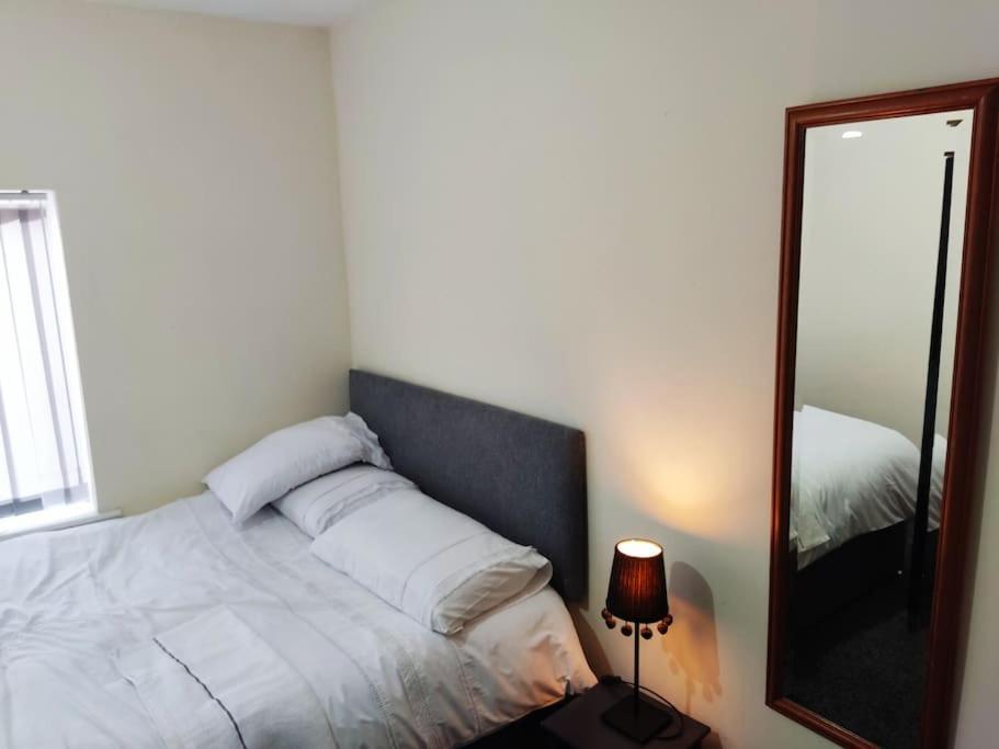 Cheerful 2-Bedroom Home With Off Street Parking بلاكبول المظهر الخارجي الصورة