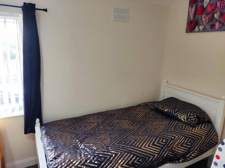 Cheerful 2-Bedroom Home With Off Street Parking بلاكبول المظهر الخارجي الصورة