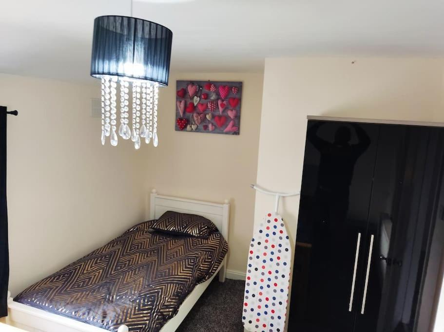 Cheerful 2-Bedroom Home With Off Street Parking بلاكبول المظهر الخارجي الصورة